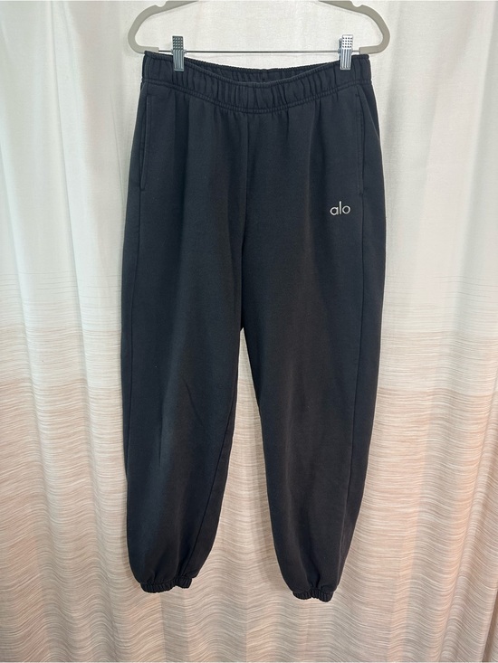 ALO Yoga Pants - ALO Yoga Accolade Sweatpants Size M